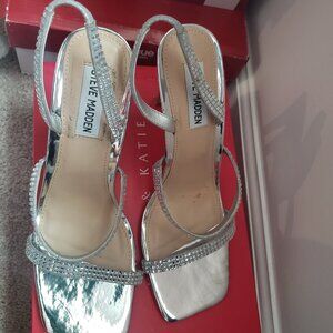 Steve Madden Gracey Rhinestone strappy sandal. Women's 9.5